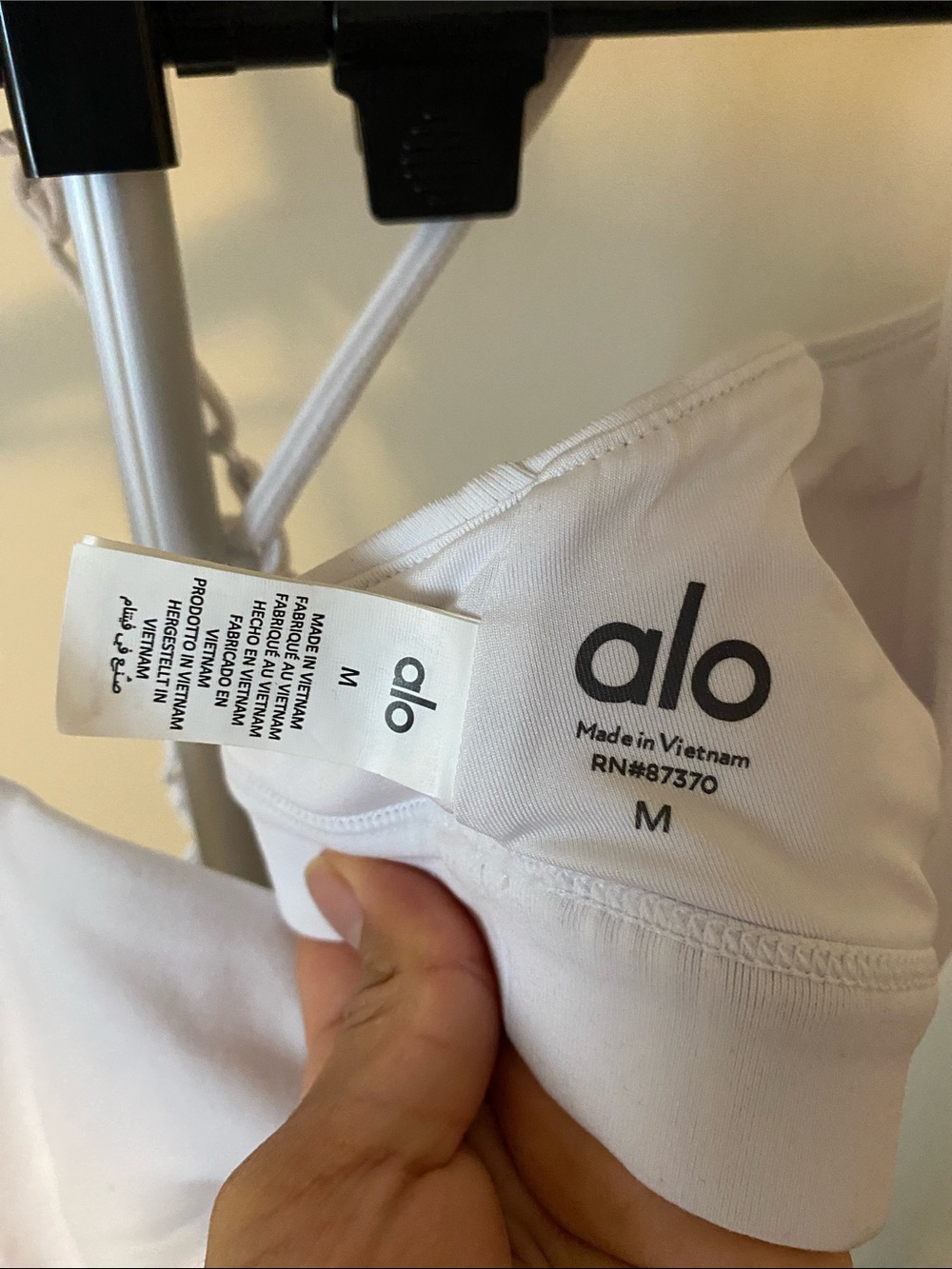 NWOT ALO White/black Splendor bra size medium - Picture 2 of 2